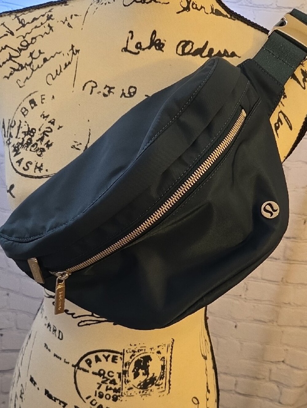 lululemon athletica Teal Green Crossbody Belt Bag - Picture 2 of 6